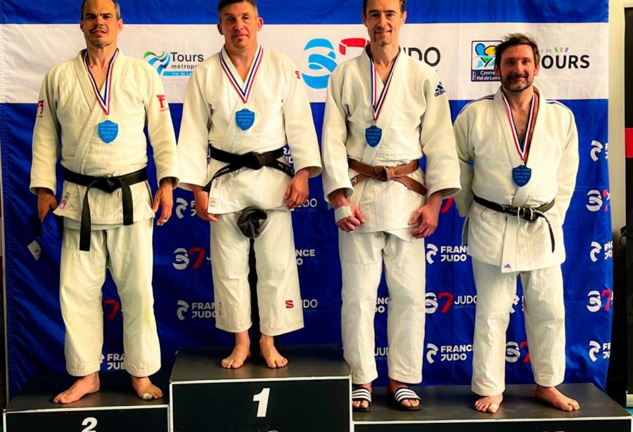 Master Vétérans de Judo au dojo Van Hauwe à Tours